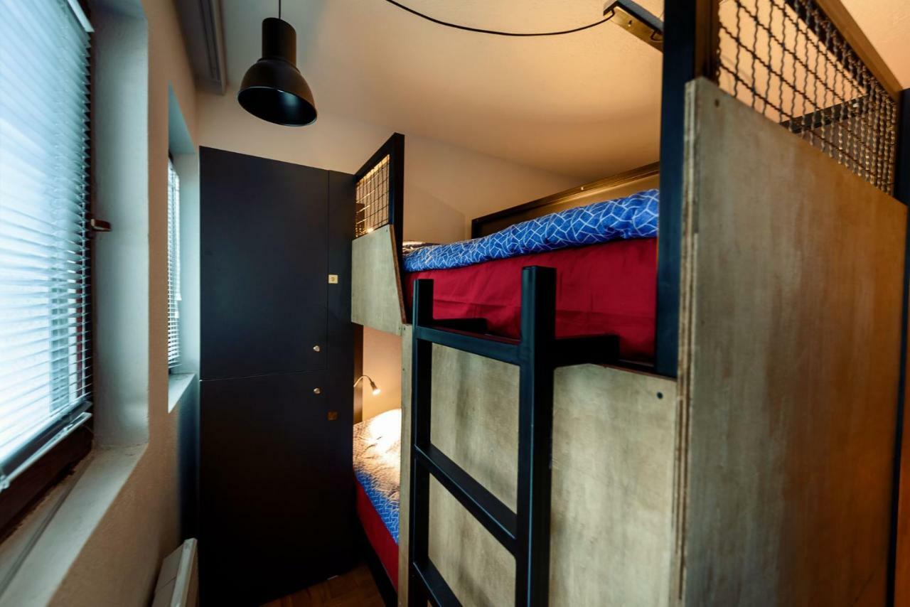 Town Hostel เปเย ภายนอก รูปภาพ